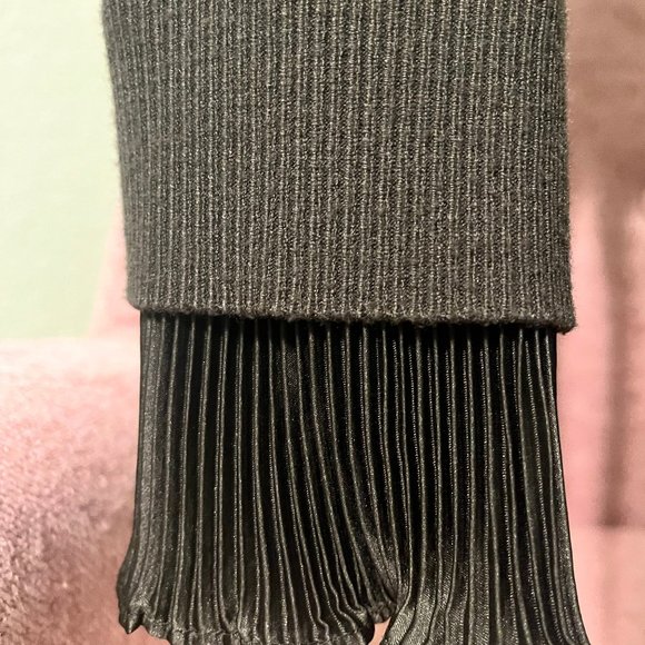 Sioni Milano Sweater and Blouse Layered Top, Forest Green Size M - Picture 2 of 7